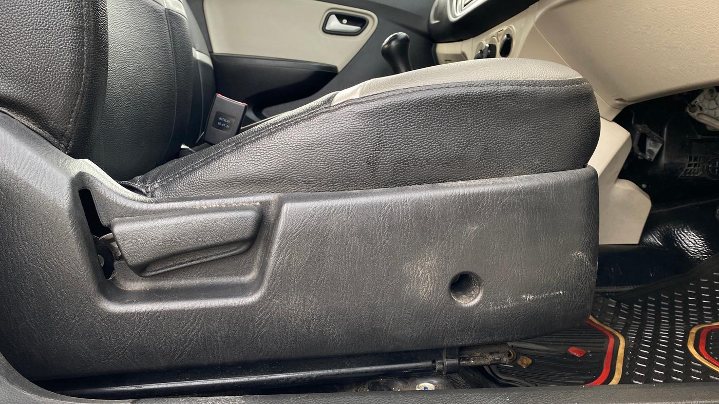 2021 Maruti Alto LXI, Petrol, Manual, 34,002 km, Driver Side Adjustment Panel