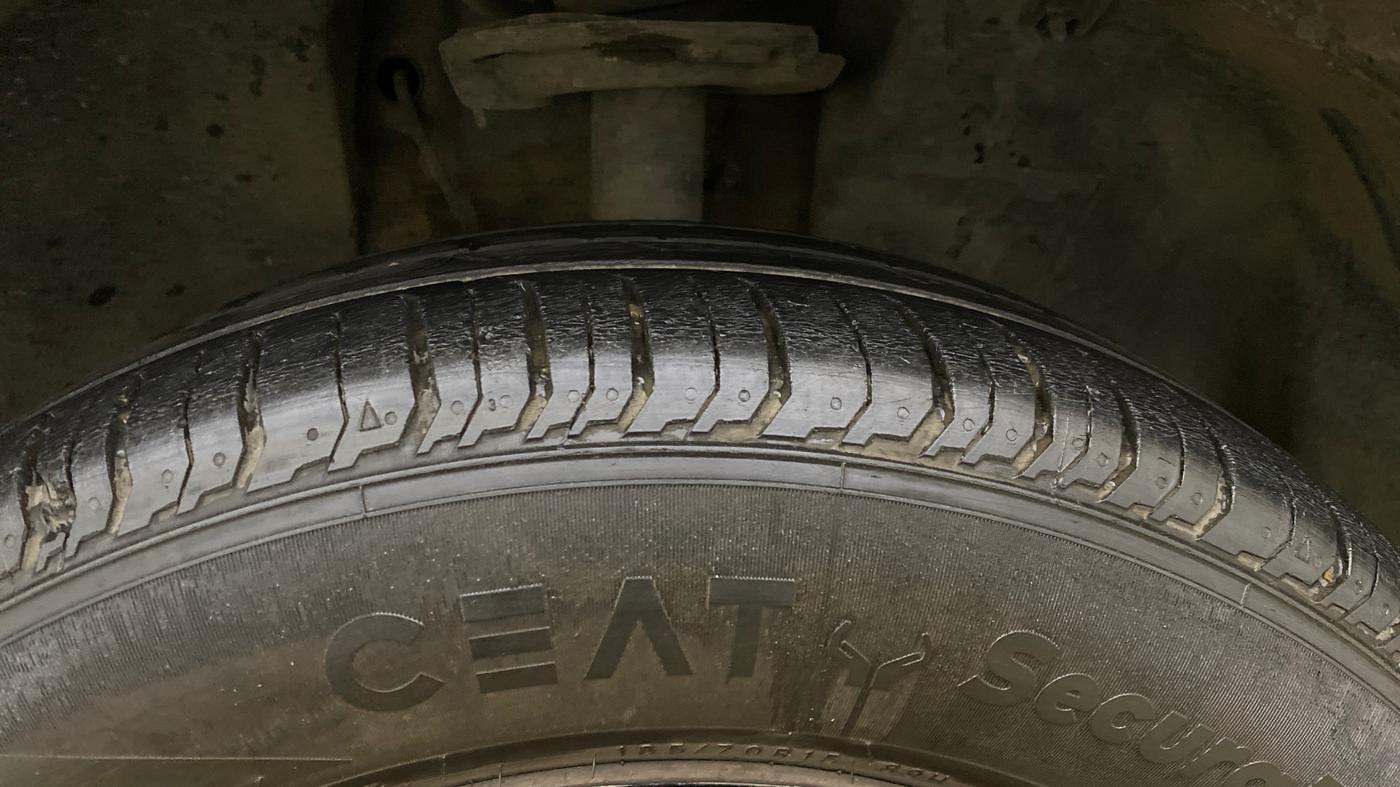 2023 Tata PUNCH ADVENTURE AMT, Petrol, Automatic, 26,674 km, Right Front Tyre Tread