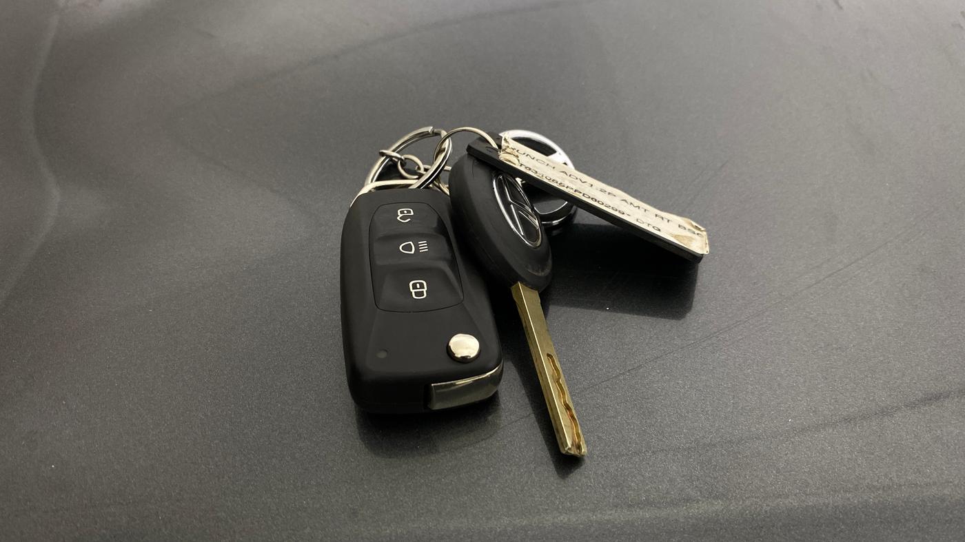 2023 Tata PUNCH ADVENTURE AMT, Petrol, Automatic, 26,674 km, Key Close Up