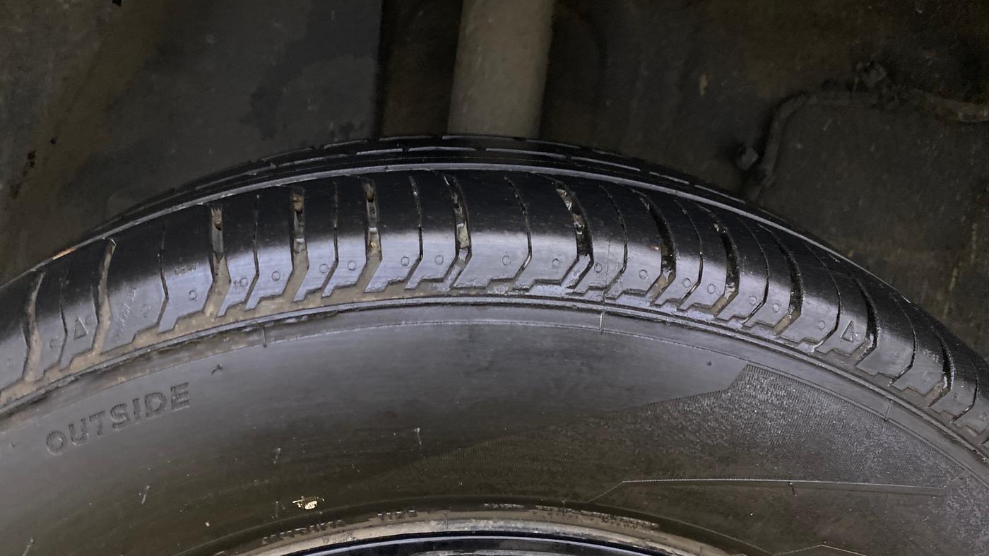 2023 Tata PUNCH ADVENTURE AMT, Petrol, Automatic, 26,674 km, Right Rear Tyre Tread