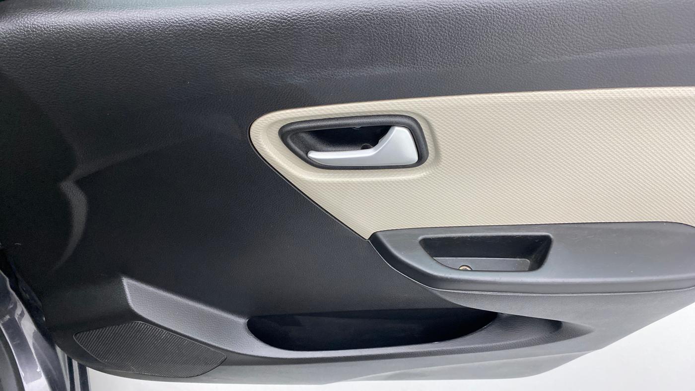 2020 Maruti Alto LXI, Petrol, Manual, 34,100 km, Driver Side Door Panels Control