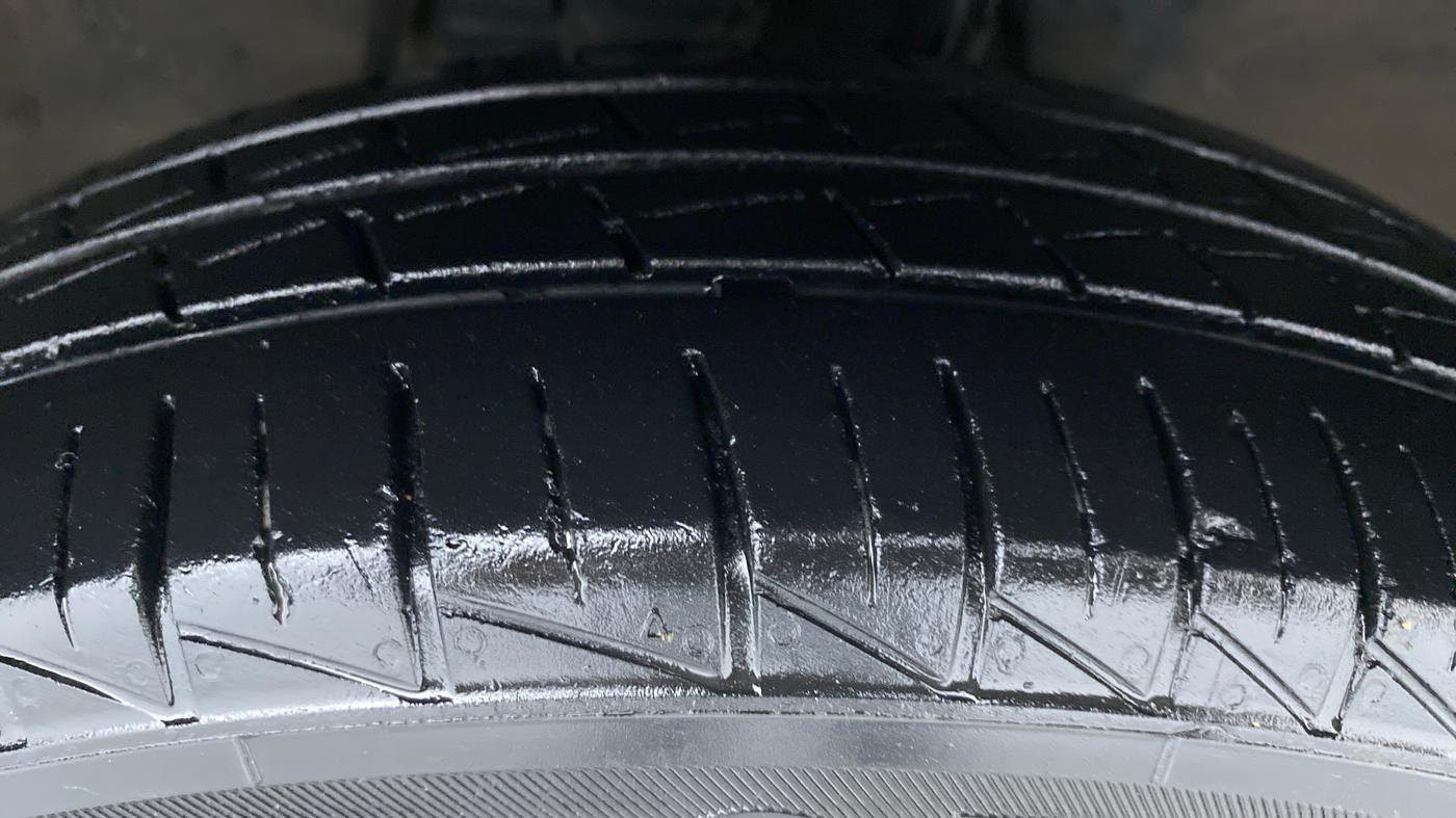 2020 Maruti Alto LXI, Petrol, Manual, 34,100 km, Right Front Tyre Tread
