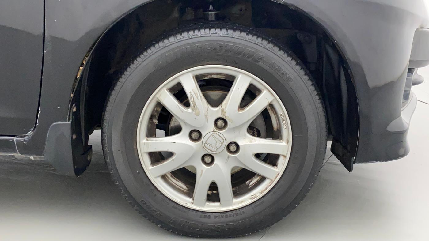 2013 Honda Brio V AT, Petrol, Automatic, 73,550 km, Right Front Wheel