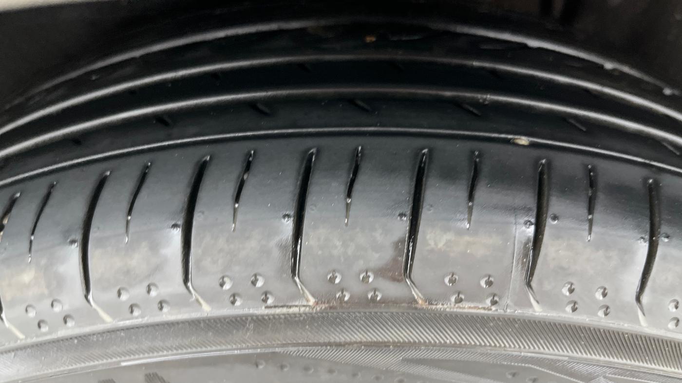 2021 Hyundai ALCAZAR 2.0 SIGNATURE (O) AT 6STR, Petrol, Automatic, 60,665 km, Left Rear Tyre Tread