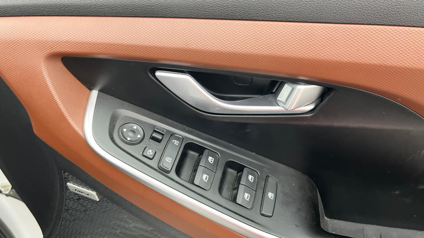 2021 Hyundai ALCAZAR 2.0 SIGNATURE (O) AT 6STR, Petrol, Automatic, 60,665 km, Driver Side Door Panels Control
