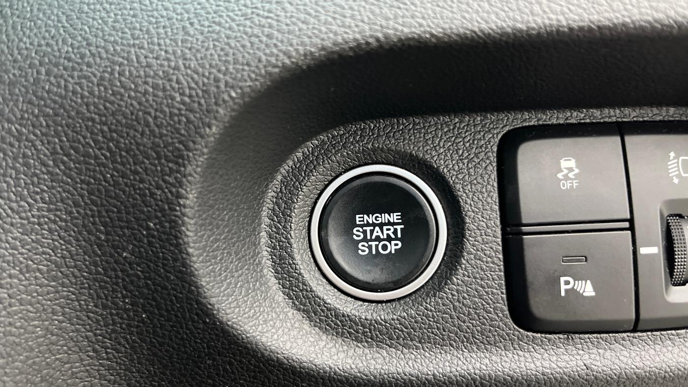 2021 Hyundai ALCAZAR 2.0 SIGNATURE (O) AT 6STR, Petrol, Automatic, 60,665 km, Keyless Start/ Stop Button