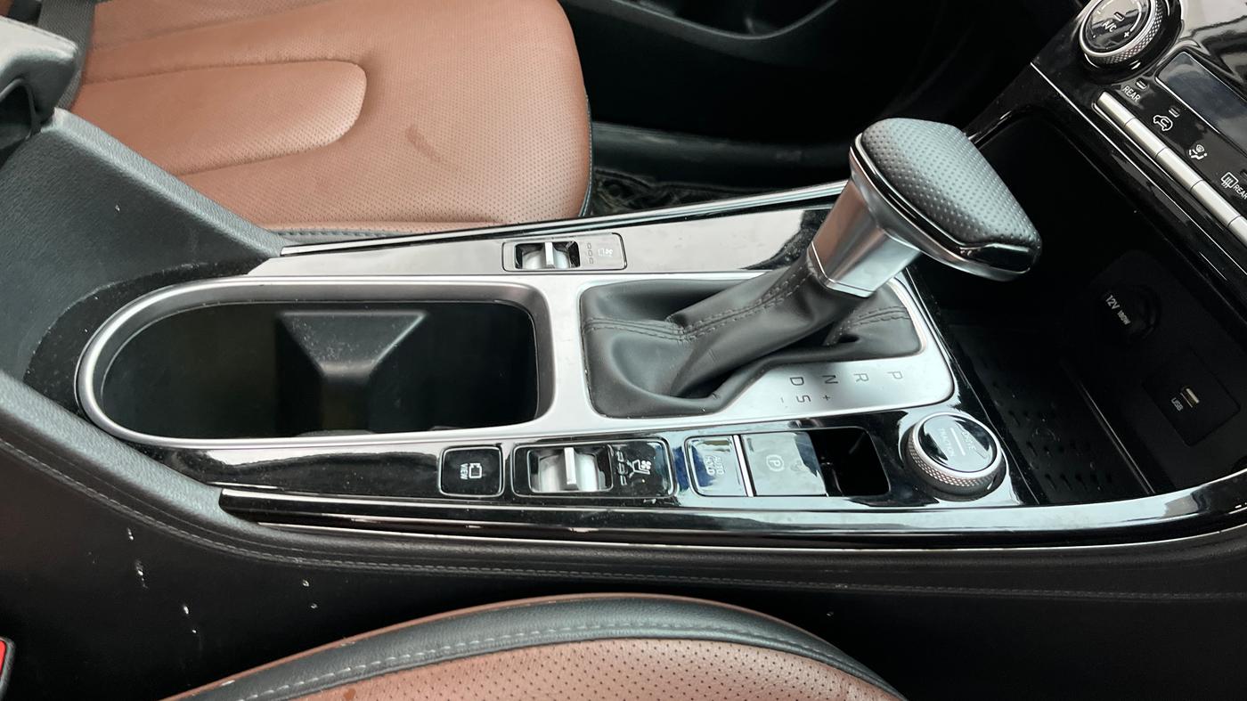 2021 Hyundai ALCAZAR 2.0 SIGNATURE (O) AT 6STR, Petrol, Automatic, 60,665 km, Gear Lever