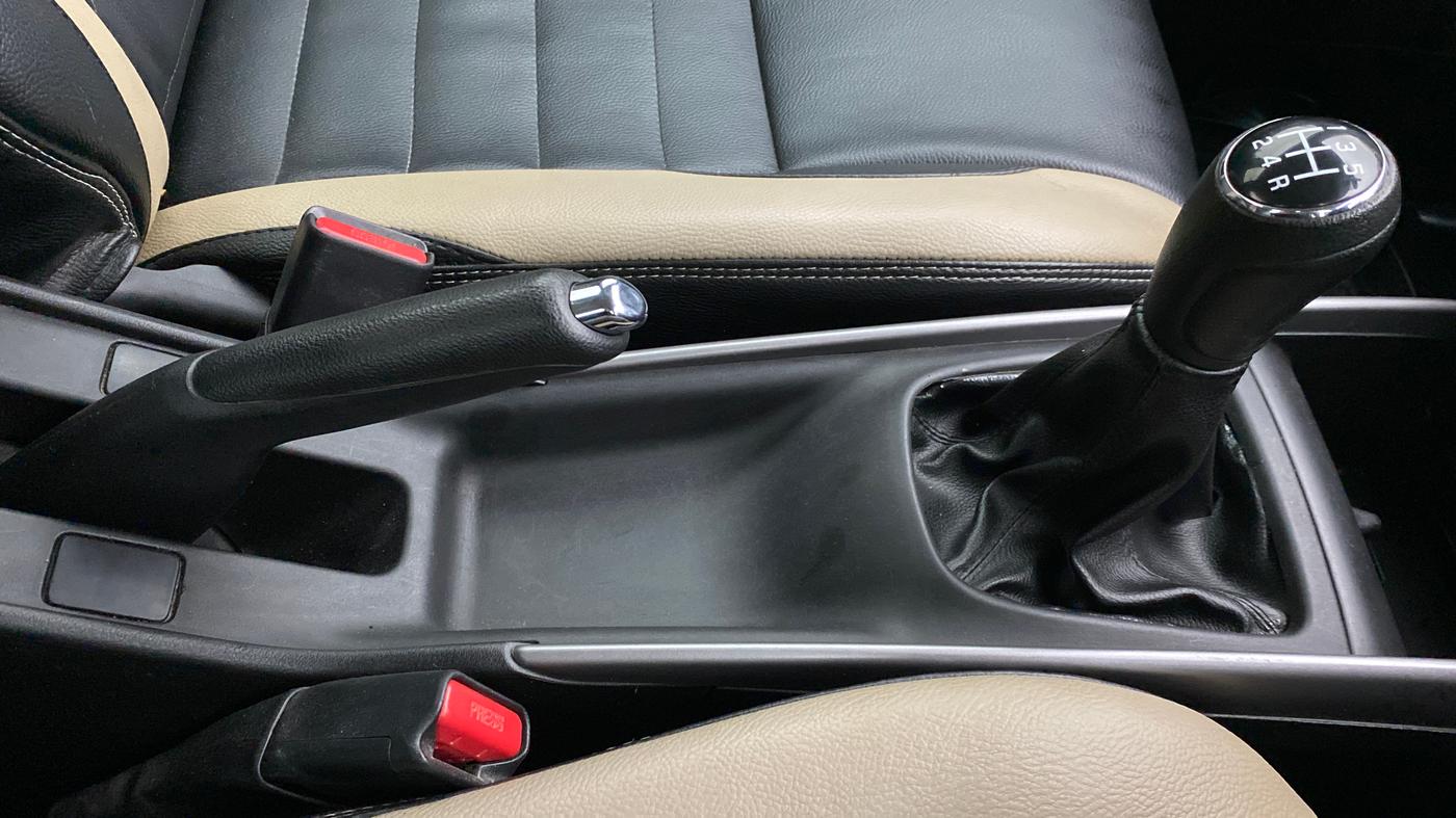 2021 Toyota Glanza V MT PETROL, Petrol, Manual, 38,224 km, Gear Lever