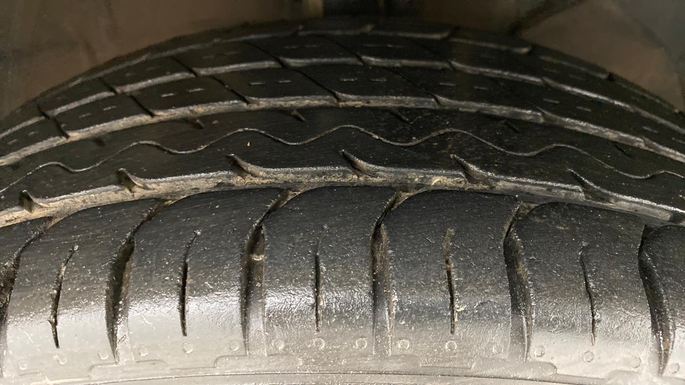 2021 Toyota Glanza V MT PETROL, Petrol, Manual, 38,224 km, Right Front Tyre Tread