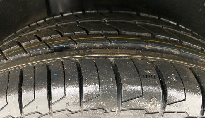 2021 Toyota Glanza V MT PETROL, Petrol, Manual, 38,224 km, Right Rear Tyre Tread