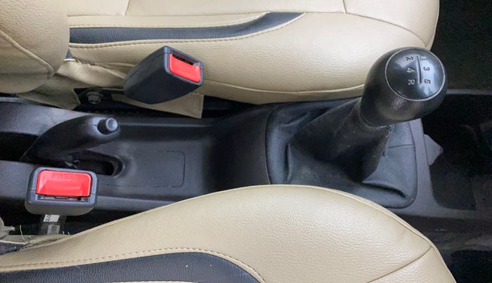 2017 Hyundai Eon SPORTZ, Petrol, Manual, 37,099 km, Gear Lever