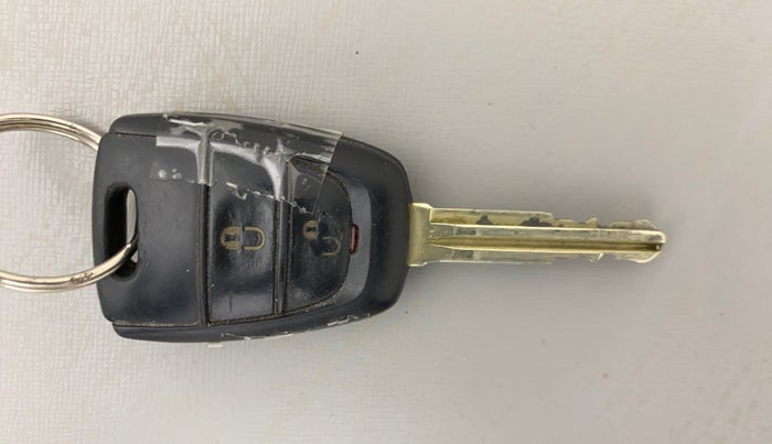 2017 Hyundai Eon SPORTZ, Petrol, Manual, 37,099 km, Key Close Up