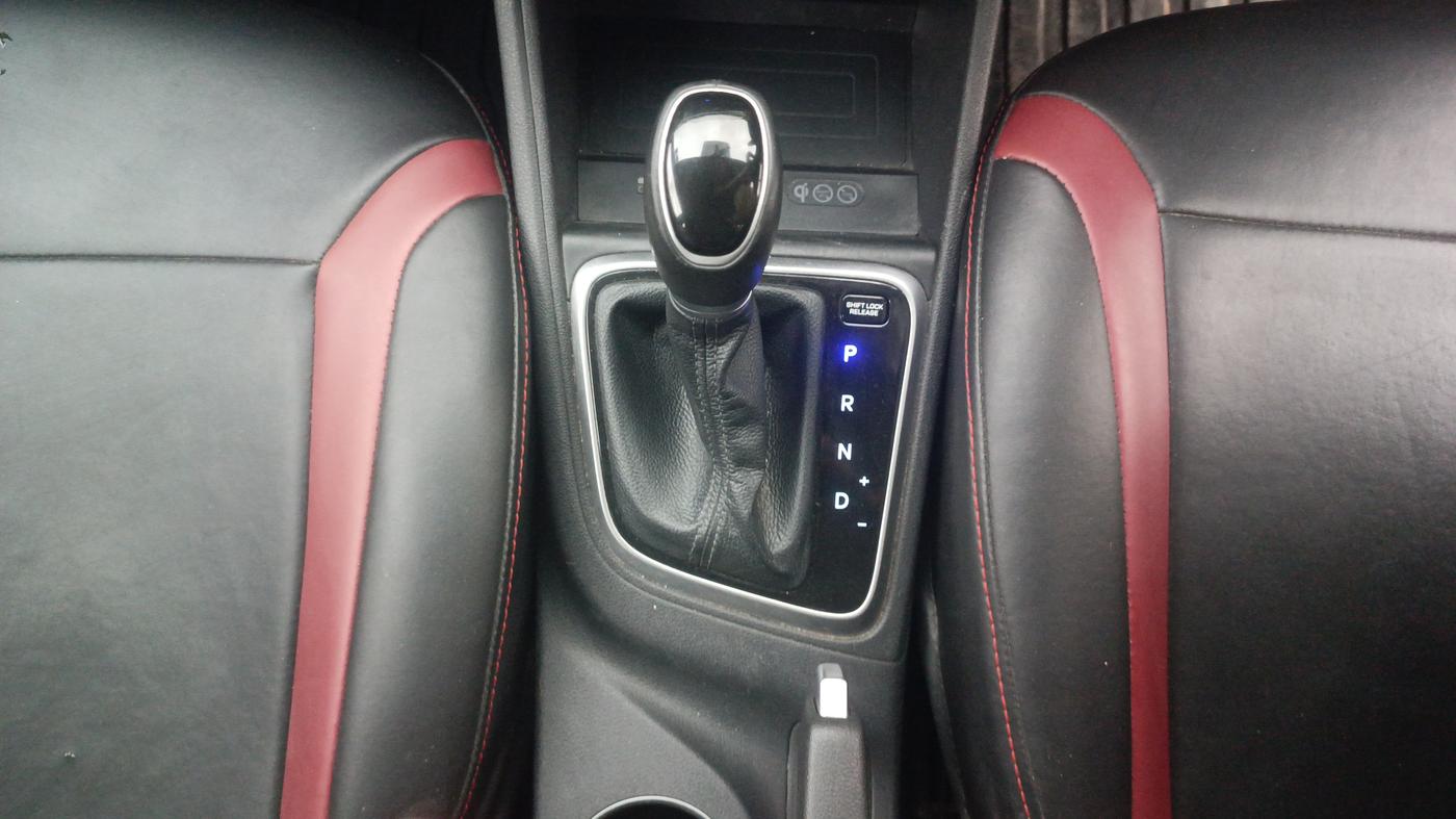 2021 Hyundai Verna SX 1.5 VTVT IVT, Petrol, Automatic, 63,616 km, Gear Lever