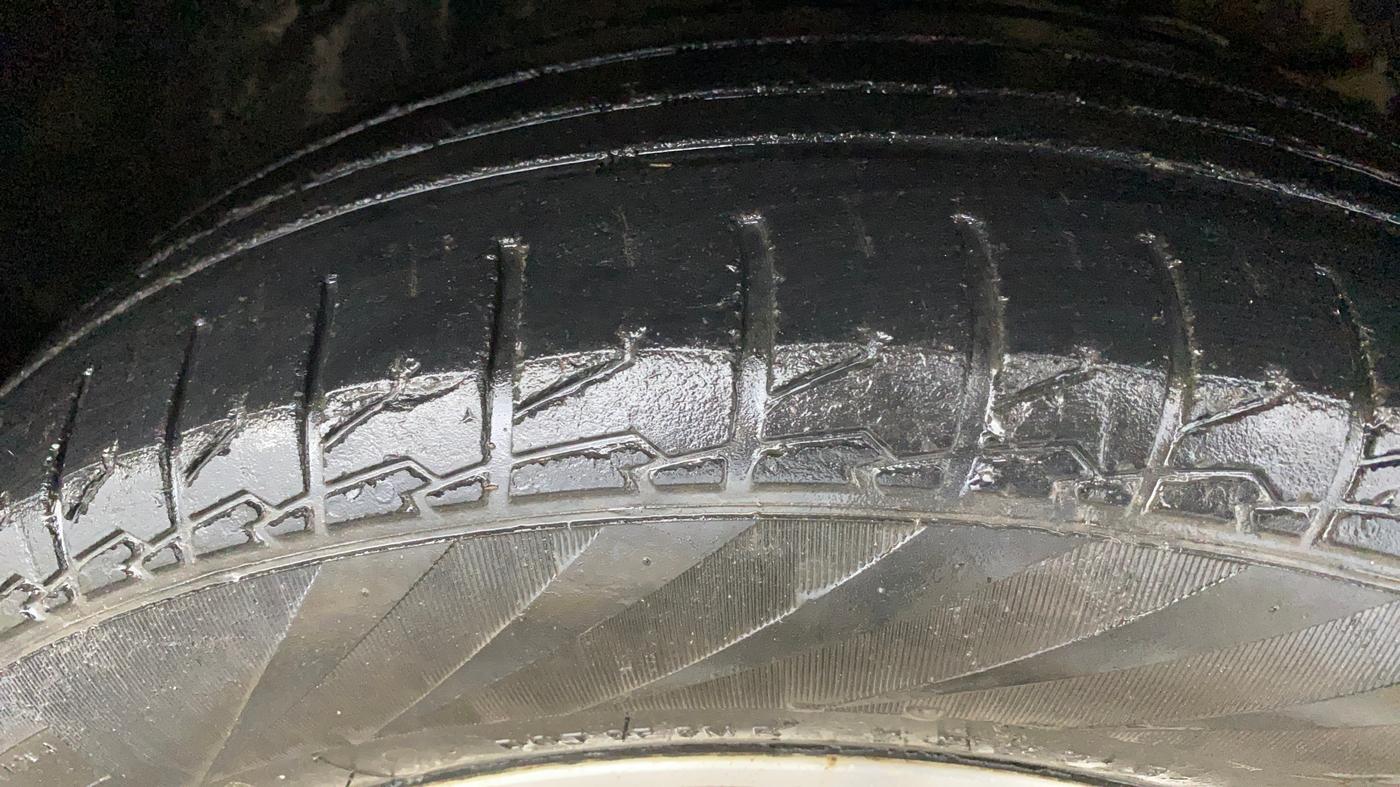 2022 Maruti S Cross ZETA AT 1.5, Petrol, Automatic, 42,876 km, Right Front Tyre Tread