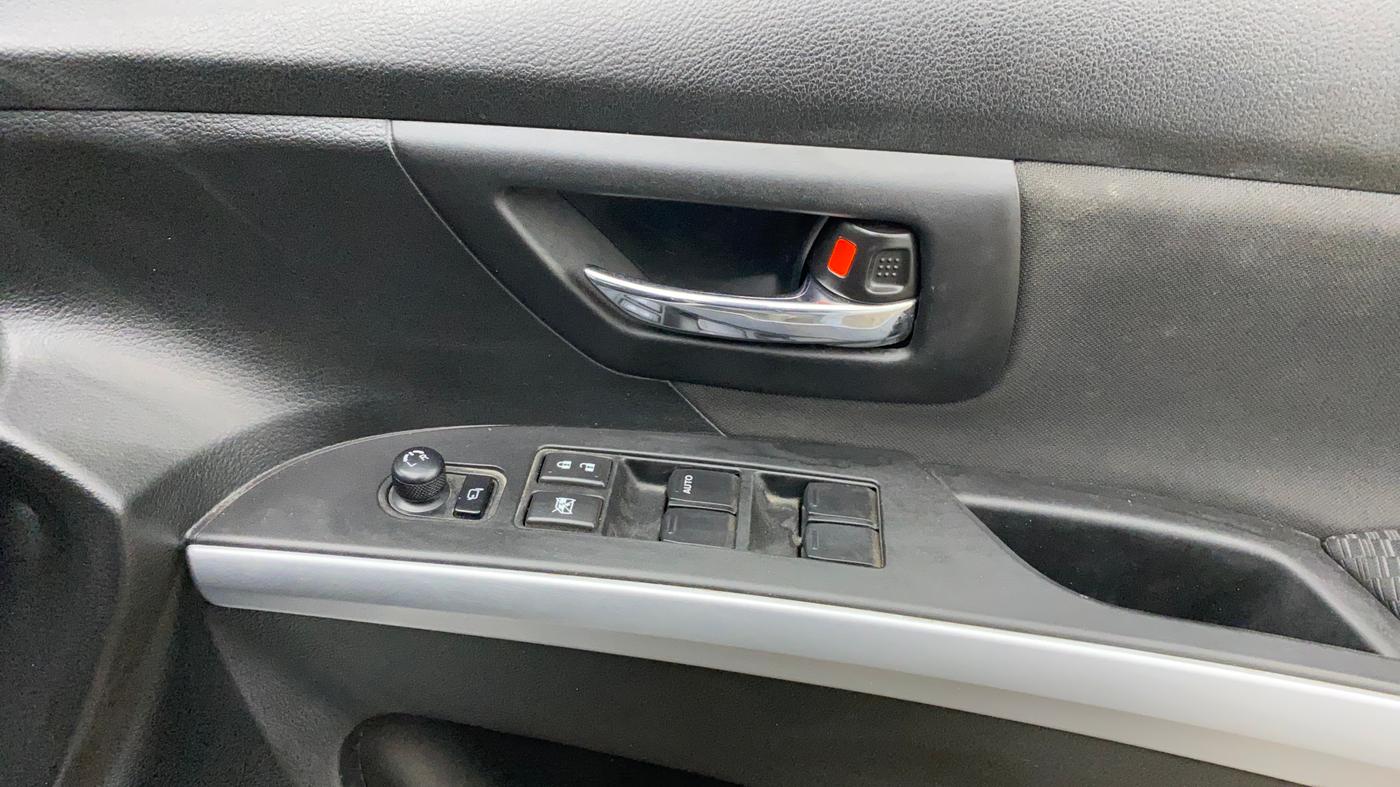 2022 Maruti S Cross ZETA AT 1.5, Petrol, Automatic, 42,876 km, Driver Side Door Panels Control