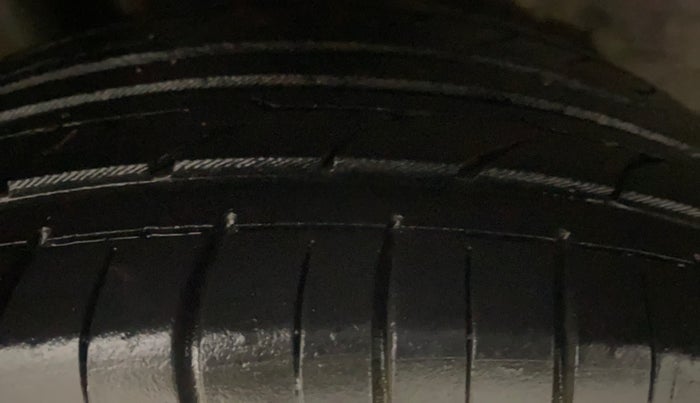 2015 Honda Amaze 1.2L I-VTEC S, Petrol, Manual, 85,315 km, Right Rear Tyre Tread