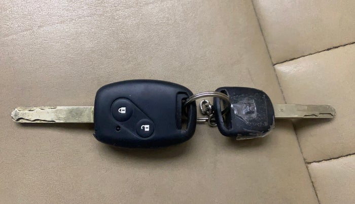 2015 Honda Amaze 1.2L I-VTEC S, Petrol, Manual, 85,315 km, Key Close Up