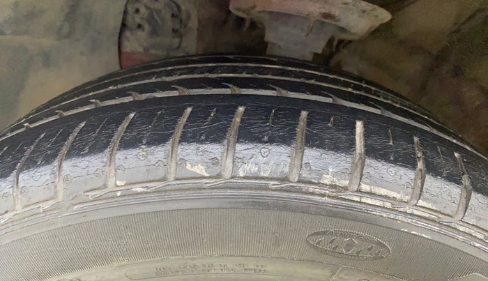 2015 Hyundai Elite i20 ASTA 1.2, Petrol, Manual, 30,848 km, Left Front Tyre Tread