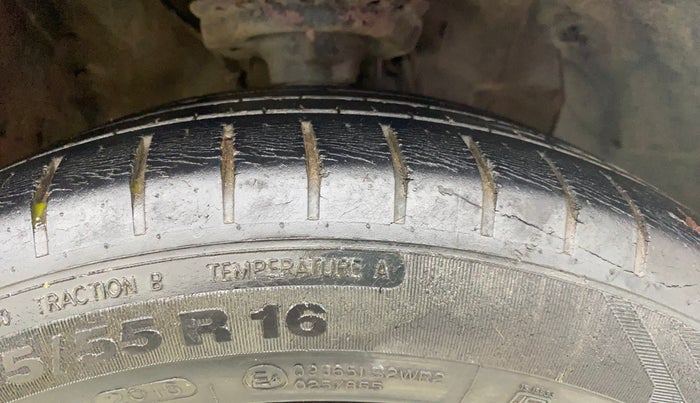 2015 Hyundai Elite i20 ASTA 1.2, Petrol, Manual, 30,848 km, Right Front Tyre Tread