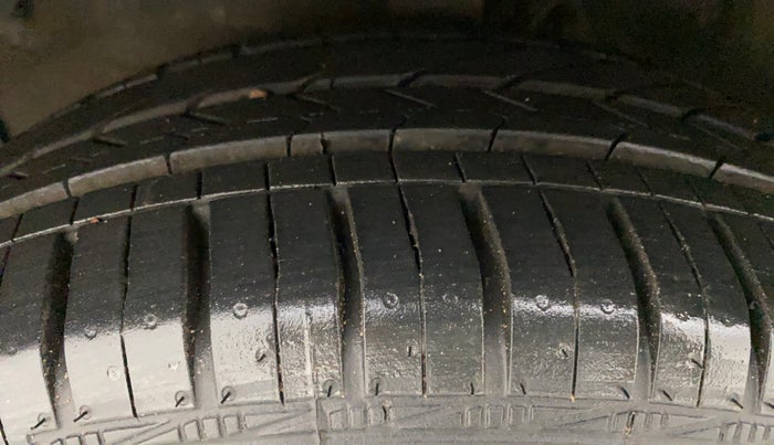 2013 Hyundai Verna FLUIDIC 1.6 VTVT EX, Petrol, Manual, 63,229 km, Left Front Tyre Tread