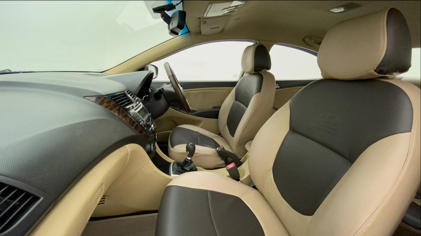 2013 Hyundai Verna FLUIDIC 1.6 VTVT EX, Petrol, Manual, 63,229 km, Right Side Front Door Cabin