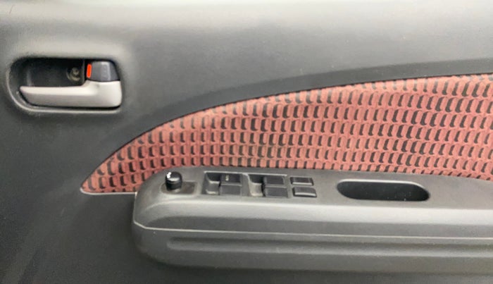2014 Maruti Ritz ZXI, Petrol, Manual, 52,283 km, Driver Side Door Panels Control