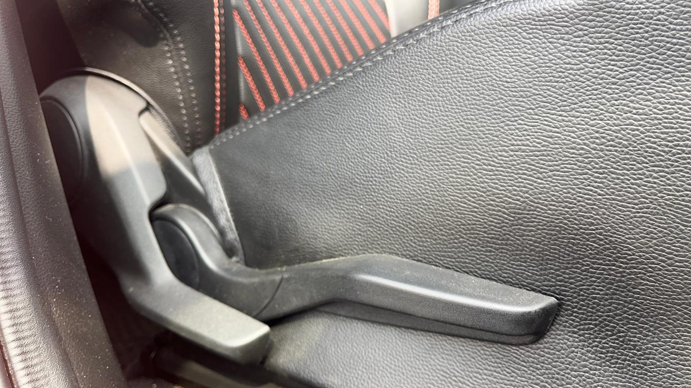2024 Maruti Swift VXI, Petrol, Manual, 10,817 km, Driver Side Adjustment Panel