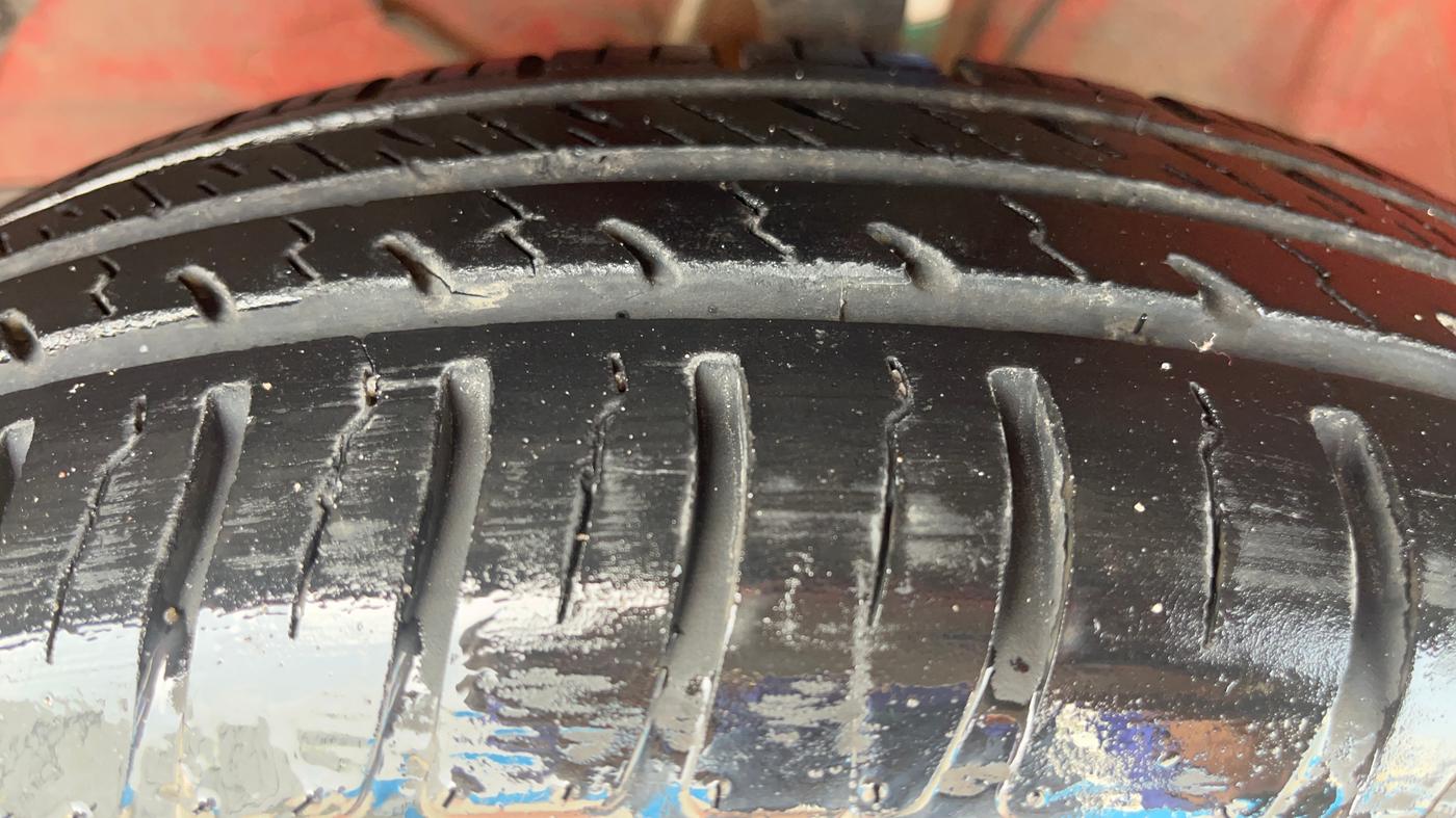 2024 Maruti Swift VXI, Petrol, Manual, 10,817 km, Left Front Tyre Tread