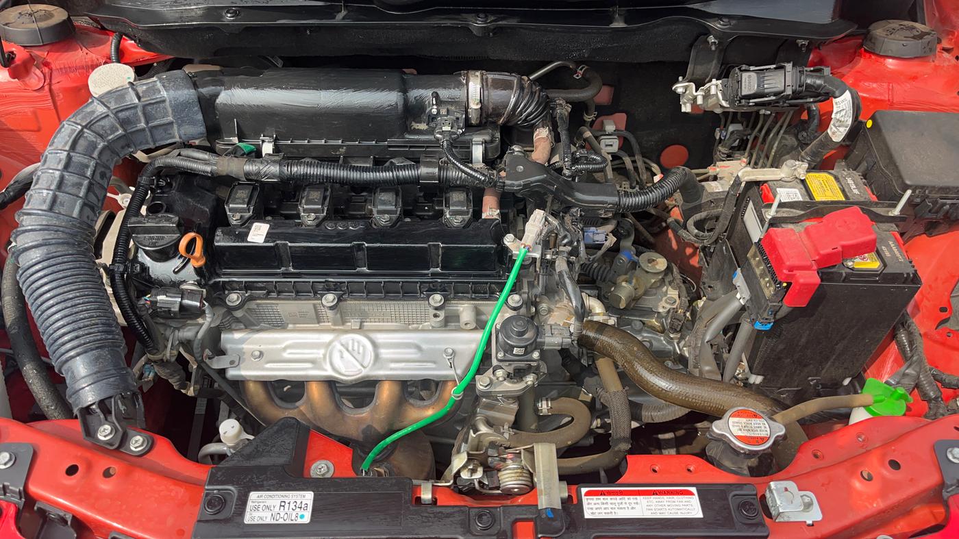 2024 Maruti Swift VXI, Petrol, Manual, 10,817 km, Engine View