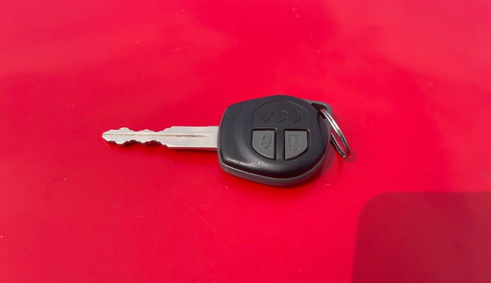 2024 Maruti Swift VXi, Petrol, Manual, 10,817 km, Key Close Up