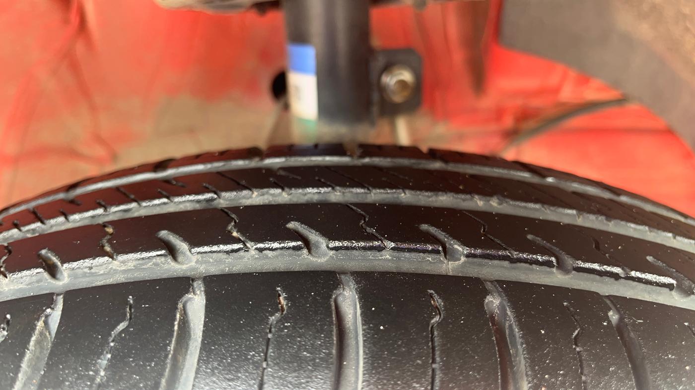 2024 Maruti Swift VXI, Petrol, Manual, 10,817 km, Right Front Tyre Tread