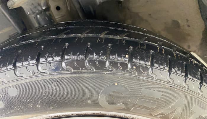 2018 Renault Kwid RXT 0.8, Petrol, Manual, 99,273 km, Left Front Tyre Tread