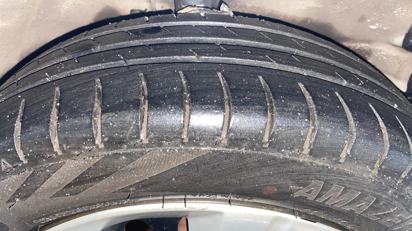 2018 Maruti Wagon R 1.0 VXI AMT, Petrol, Automatic, 88,582 km, Right Front Tyre Tread