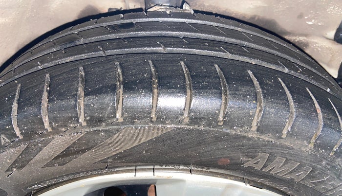 2018 Maruti Wagon R 1.0 VXI AMT, Petrol, Automatic, 88,582 km, Right Front Tyre Tread