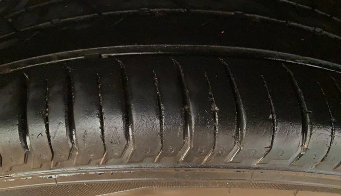 2023 Hyundai NEW I20 ASTA (O) 1.2 AT, Petrol, Automatic, 33,092 km, Right Rear Tyre Tread