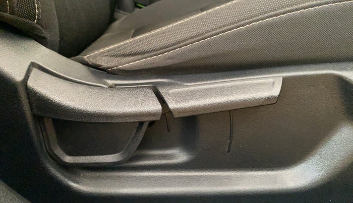 2023 Hyundai NEW I20 ASTA (O) 1.2 AT, Petrol, Automatic, 33,092 km, Driver Side Adjustment Panel