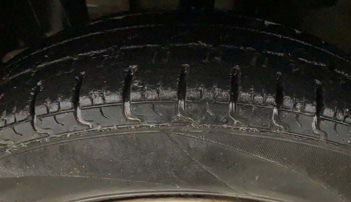 2018 Renault Kwid RXT 0.8, Petrol, Manual, 46,199 km, Left Front Tyre Tread