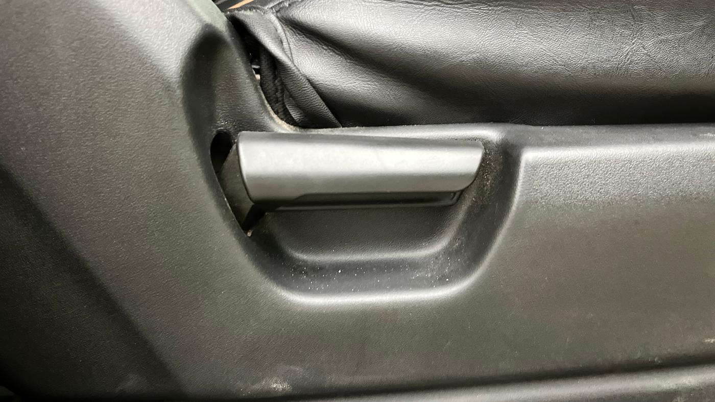 2023 Maruti JIMNY ALPHA ALL GRIP PRO AT DUAL TONE, Petrol, Automatic, 37,383 km, Driver Side Adjustment Panel