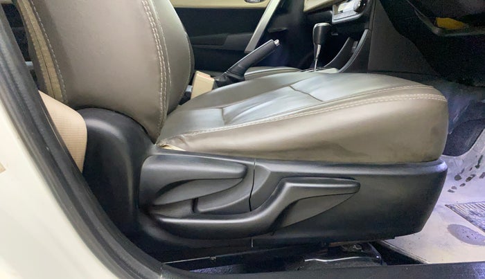 2016 Toyota Corolla Altis G CVT PETROL, Petrol, Automatic, 35,337 km, Driver Side Adjustment Panel