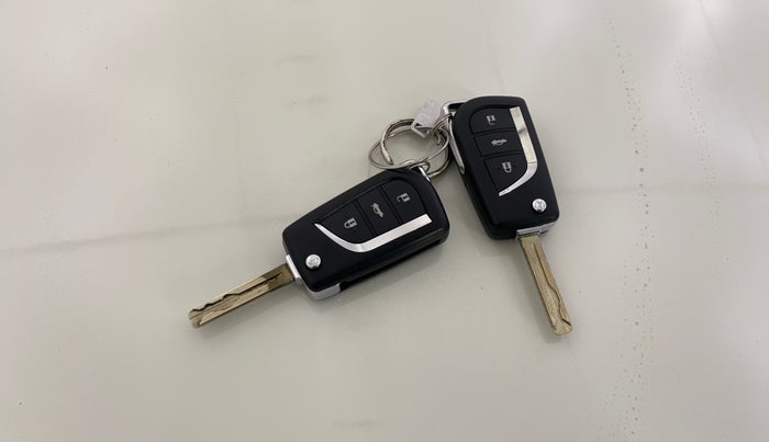 2016 Toyota Corolla Altis G CVT PETROL, Petrol, Automatic, 35,337 km, Key Close Up