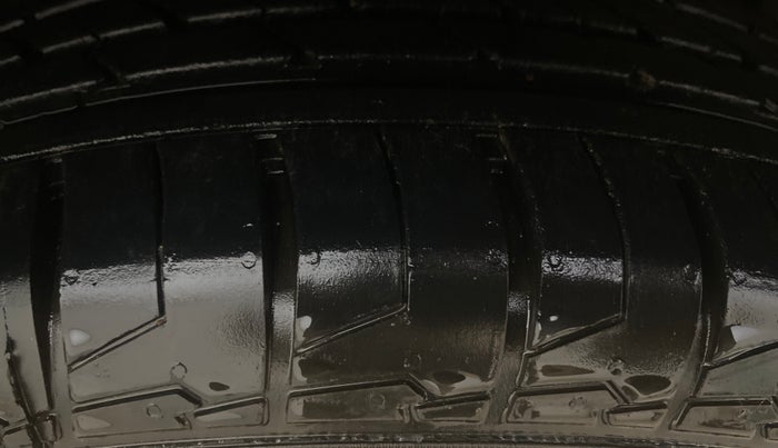 2015 Ford Ecosport TITANIUM 1.5L PETROL AT, Petrol, Automatic, 46,999 km, Right Front Tyre Tread