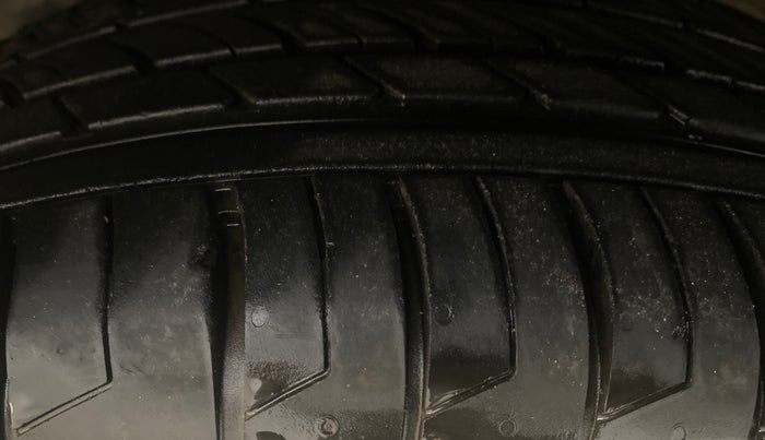 2015 Ford Ecosport TITANIUM 1.5L PETROL AT, Petrol, Automatic, 46,999 km, Left Front Tyre Tread