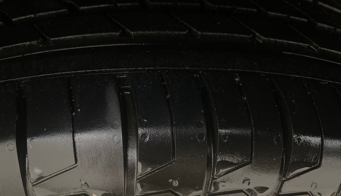 2015 Ford Ecosport TITANIUM 1.5L PETROL AT, Petrol, Automatic, 46,999 km, Right Rear Tyre Tread