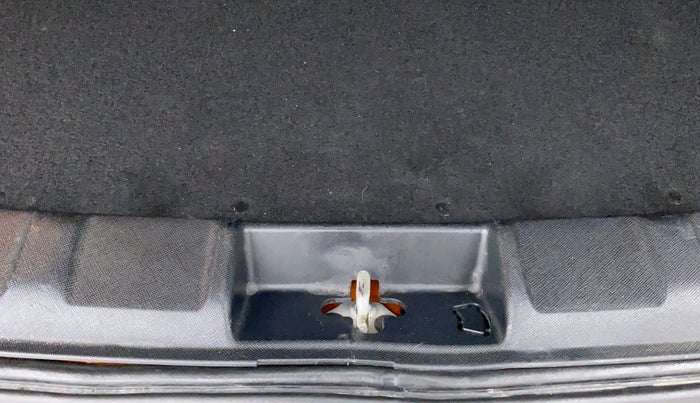 2018 Tata NEXON XZ PLUS PETROL, Petrol, Manual, 50,373 km, Dicky (Boot door) - Trim lock has minor damage