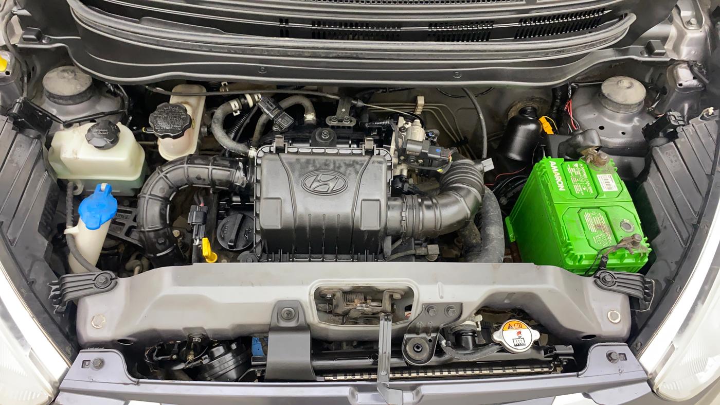 2018 Hyundai Eon ERA +, Petrol, Manual, 1,05,940 km, Engine View