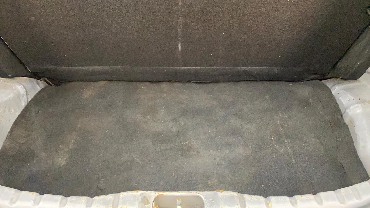 2018 Hyundai Eon ERA +, Petrol, Manual, 1,05,940 km, Boot Inside