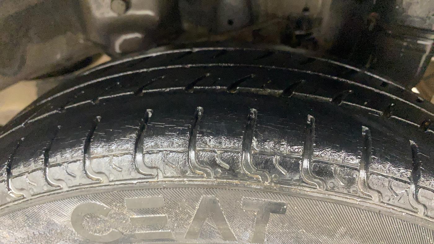2018 Hyundai Eon ERA +, Petrol, Manual, 1,05,940 km, Left Rear Tyre Tread