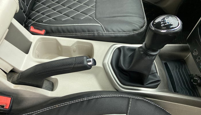 2020 Mahindra XUV300 W8 PETROL MT, Petrol, Manual, 17,848 km, Gear Lever