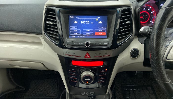 2020 Mahindra XUV300 W8 PETROL MT, Petrol, Manual, 17,848 km, Air Conditioner