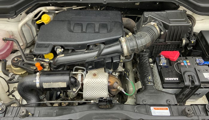 2020 Mahindra XUV300 W8 PETROL MT, Petrol, Manual, 17,848 km, Open Bonet